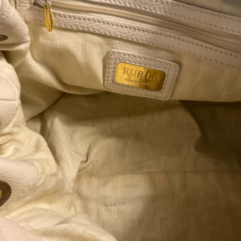 GUC Furla Cream Shoulder Bag - Picture 9 of 15